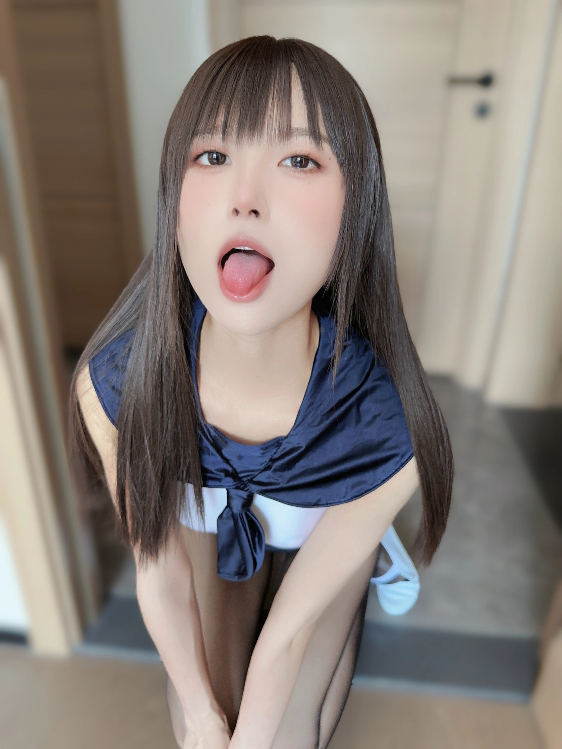 布丁大法 – NO.069 无内黑丝蜜臀美腿 1